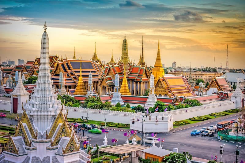 Wat Arun - Iconic Temple by Chao Phraya River