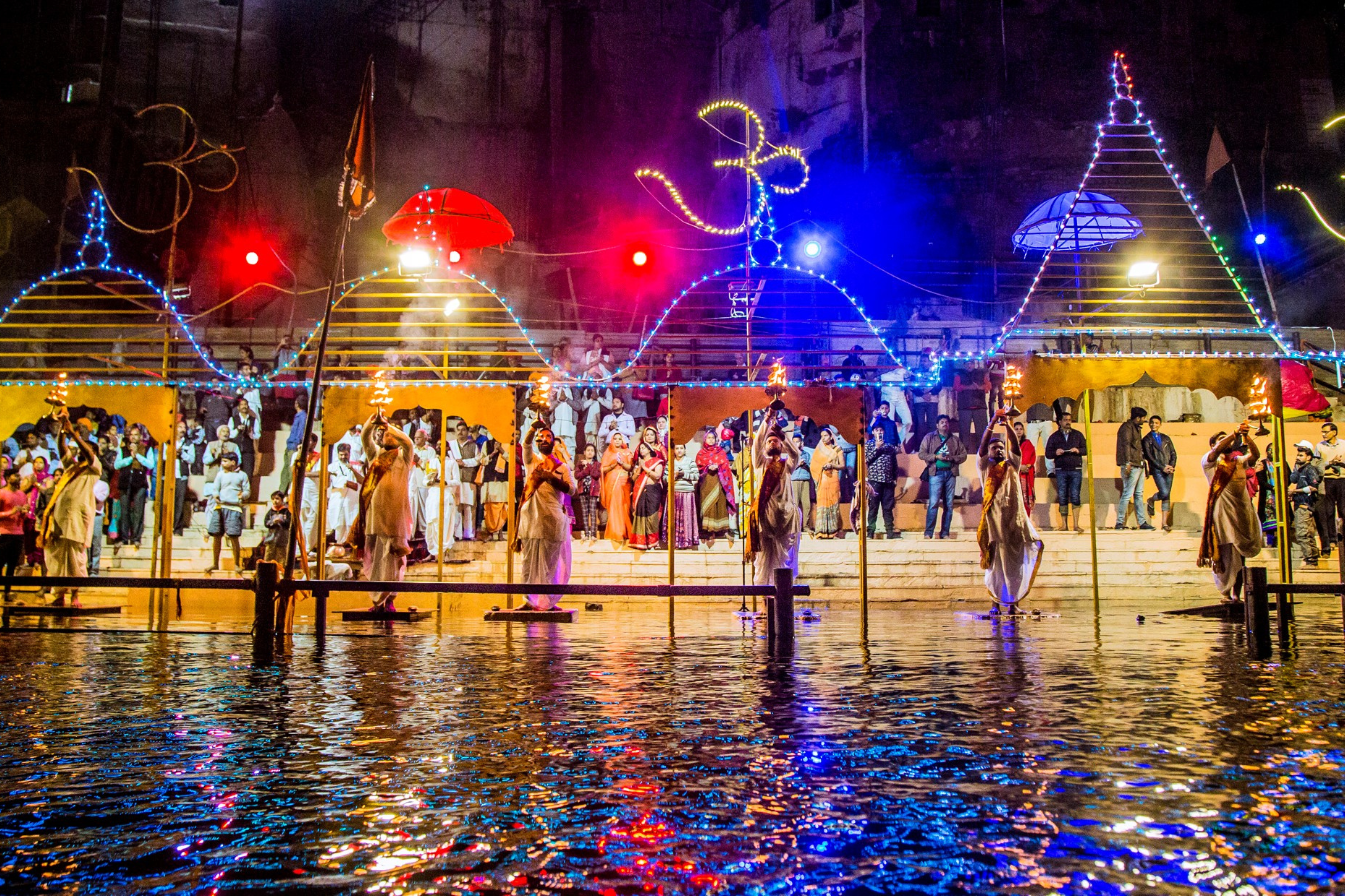 Narmada River Aarti at Evening on the Omkareshwar Mandhata Island Madhya Pradesh - Neon7 Holidays