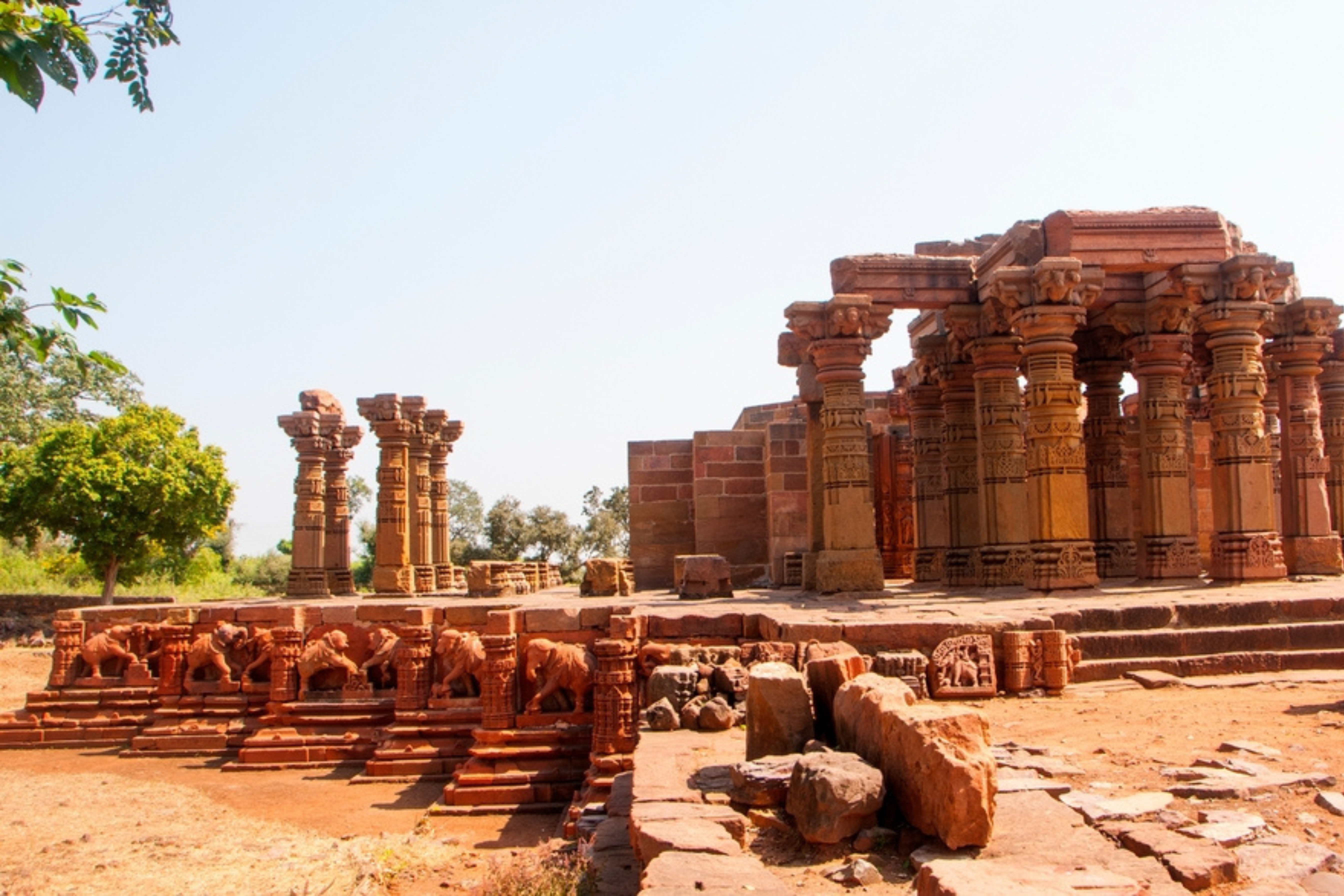 Siddahnath Baradwari Siddheshwar Ancient Temple at Omkareshwar Mandhata Island Madhya Pradesh - Neon7 Holidays